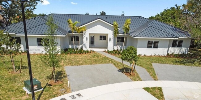 Building Photo - 4730 SW 87th Ct Rental