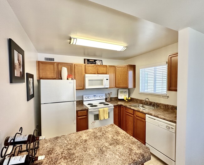 Photo - Windsor Lake Apartments