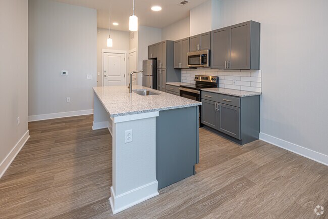 2BR, 2BA - 951SF - Kitchen