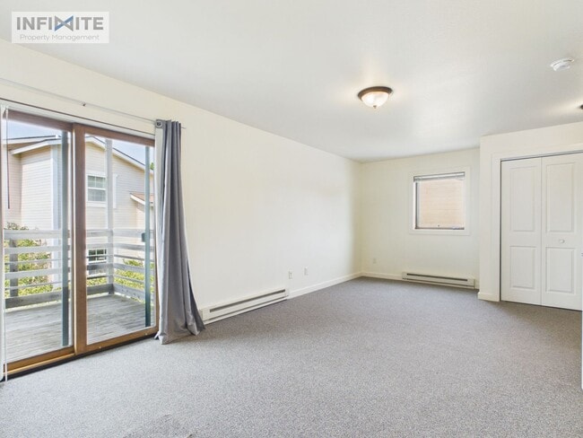 Building Photo - 215 S 18th Ave