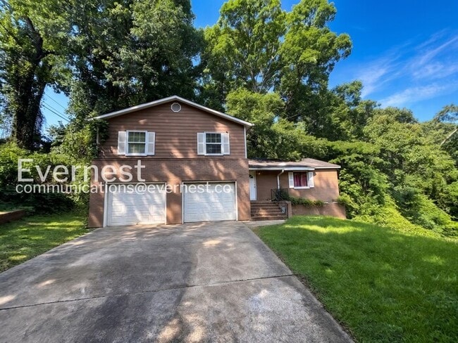 Building Photo - 4 Bed, 2.5 Bath Home with Garage / Pet-Friendly / Coming Soon!