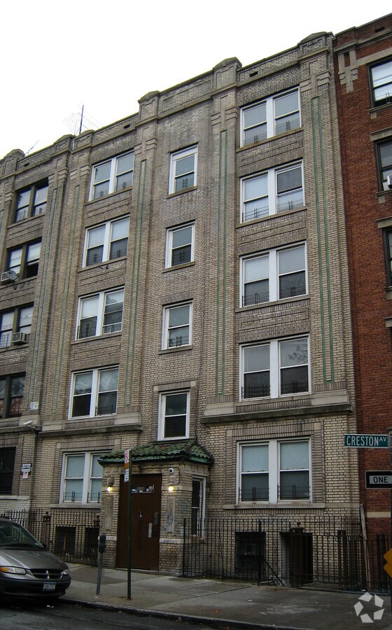 Photo - 2538 Creston Ave