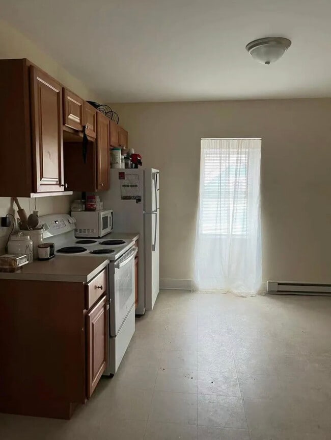 Building Photo - 121 E Main St Unit 3 Rental