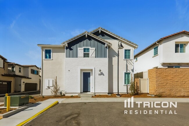 Building Photo - 28186 Dwight Dr Rental