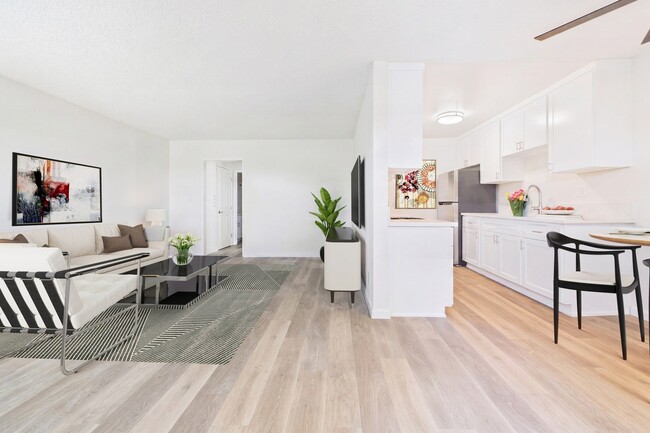 Photo - Woodman Apartments