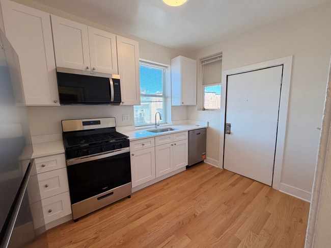 Building Photo - 4906 N Saint Louis Ave Unit 3W