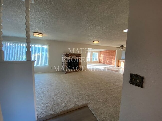 Building Photo - Move in Special see AD