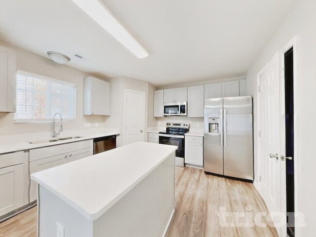 Photo - 3710 Shepway Loop