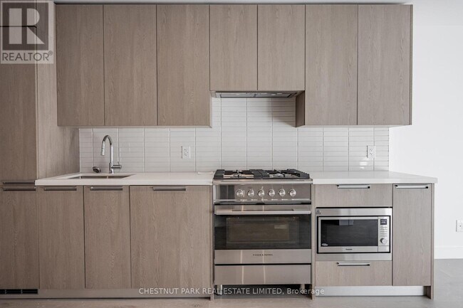Photo - 160 Kingsway Crescent Unit 703