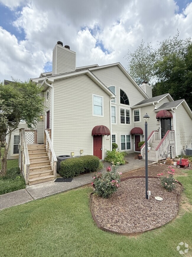 Building Photo - 1002 Stones Throw Dr NW Rental