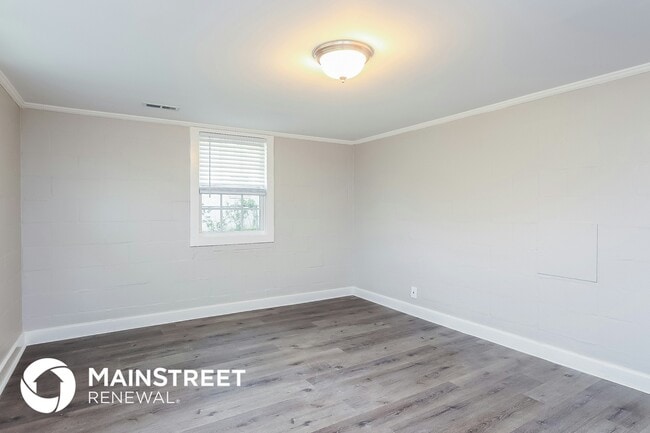Photo - 255 Daye St