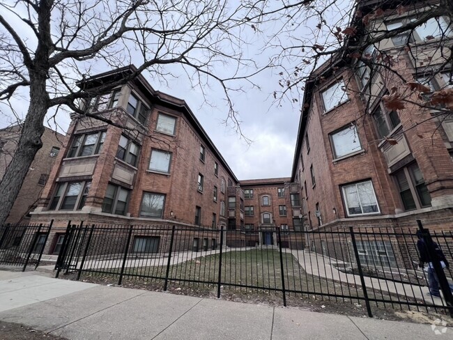 Building Photo - 3538 W Jackson Blvd Rental