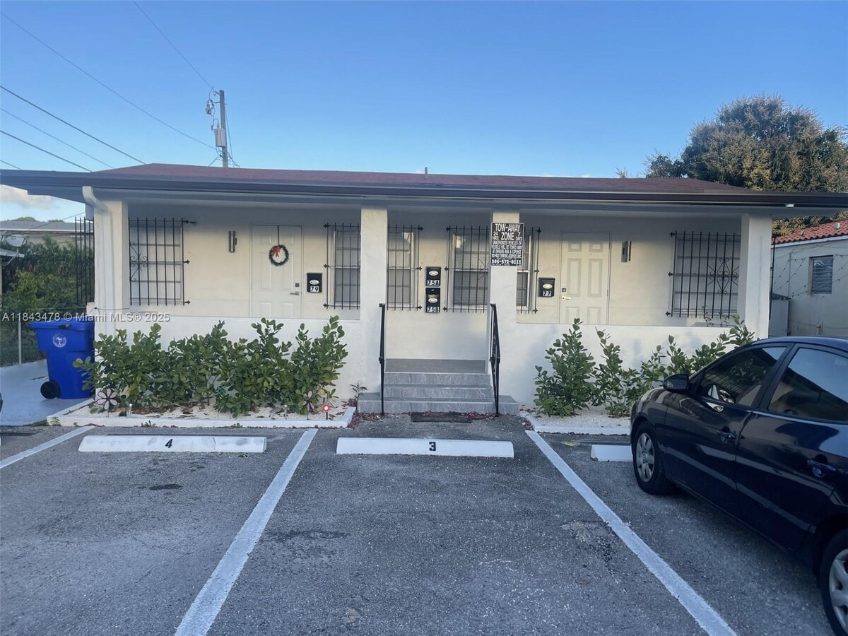 Photo - 77 SW 30th Ave Apartamento Unidad 0