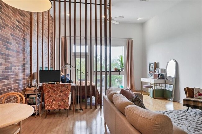 Photo - 2931 E 12th St Unit 306