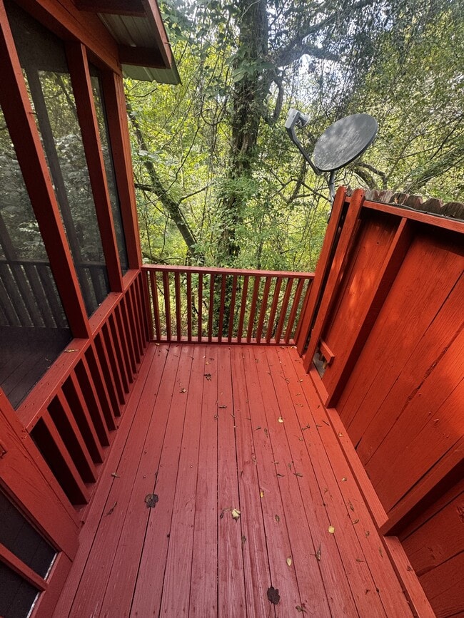 Photo - 127 Eaglewood Way