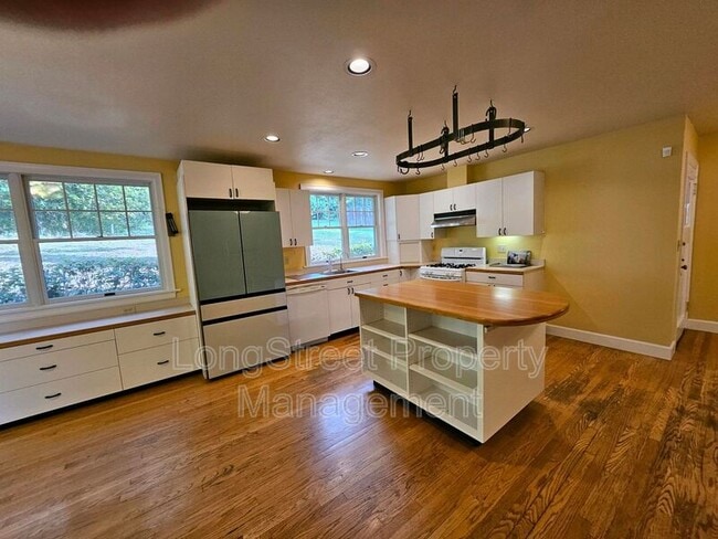 Photo - 10309 NW Thompson Rd