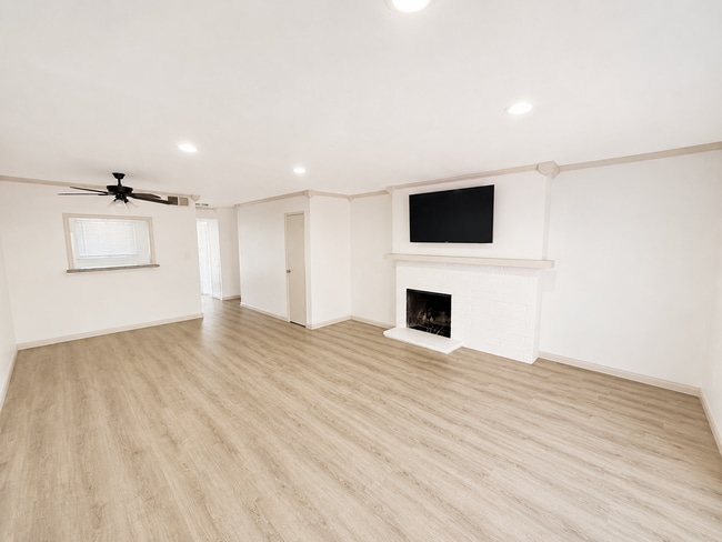 Photo - Spacious 3 Bed / 2.5 Bath Townhome Near SDSU! (Community Pool!!)