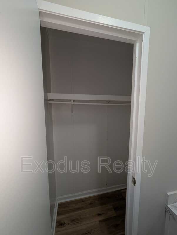 Photo - 715 Deer View