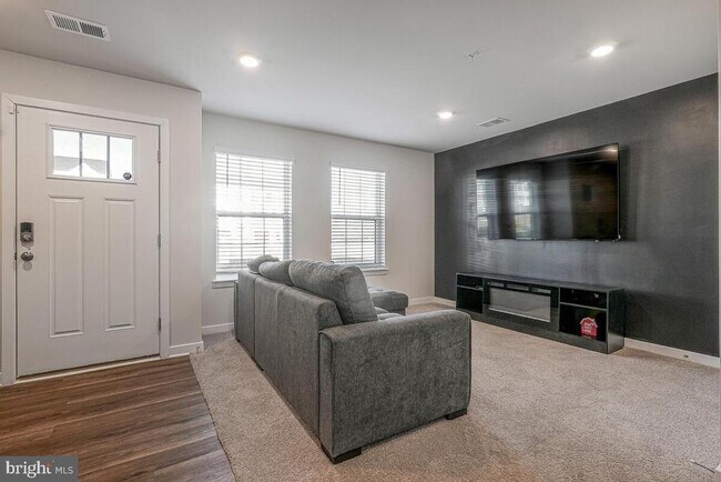 Photo - 313 Soft Rush Ln