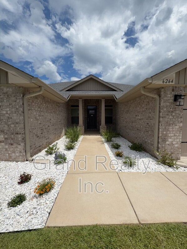 Photo - 6264 Pineapple DR