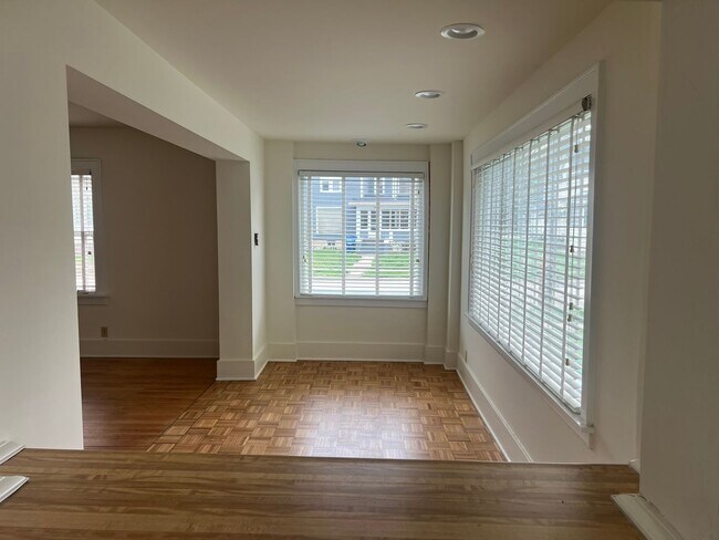 Photo - 240 W Locust St