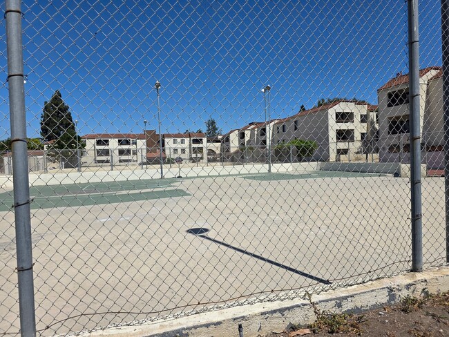 Photo - Santa Ana. 2 bedroom, 2 bathroom apartment! Unit A215