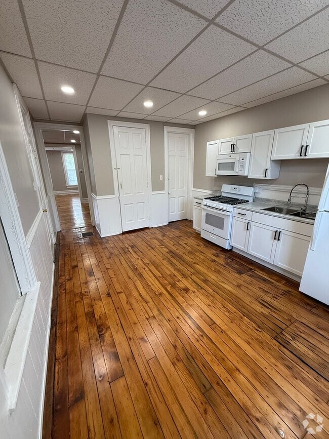 Building Photo - 1456-1458 Logan Avenue Unit 1456 Rental