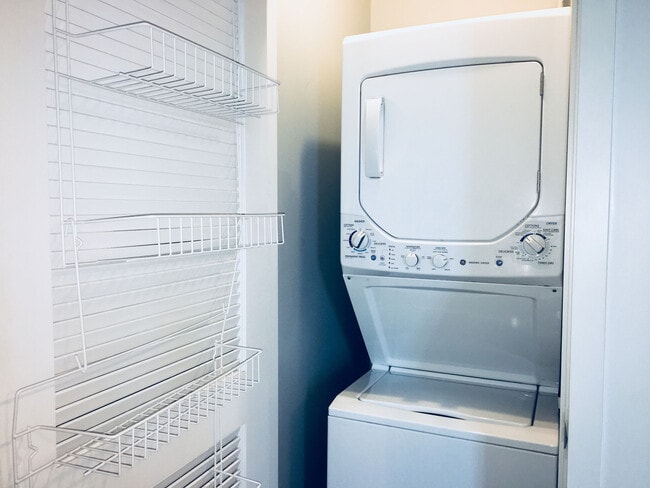 Photo - 1325 W Wilson