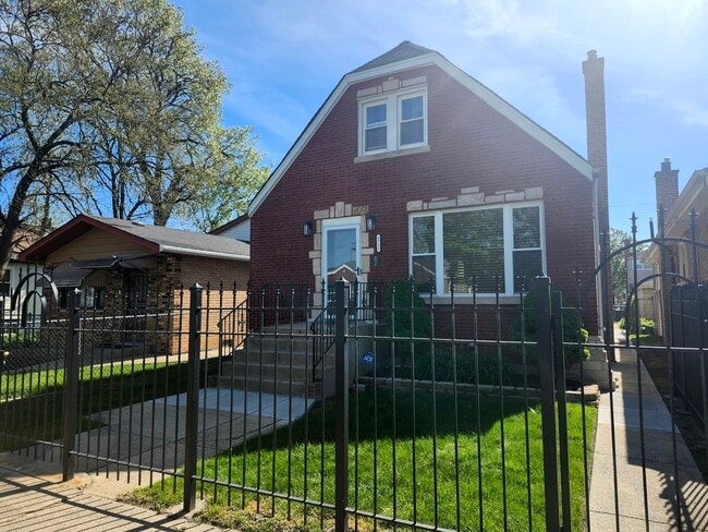 Photo - 8731 S Constance Ave Casa