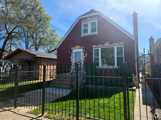Building Photo - 8731 S Constance Ave Rental