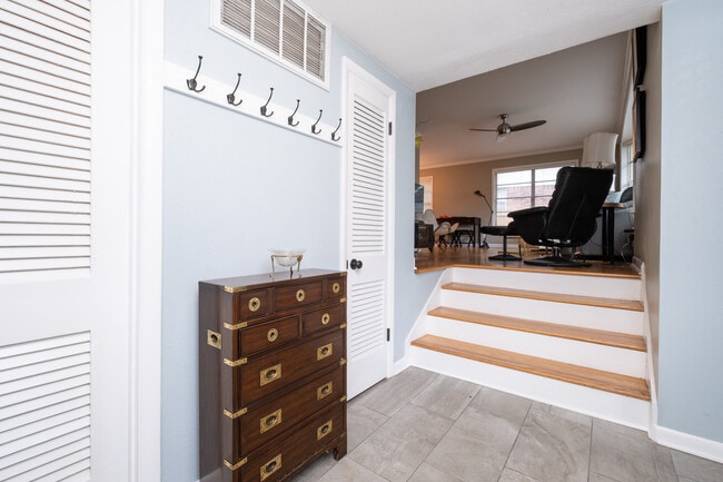 Photo - 312 Schoolwood Ln