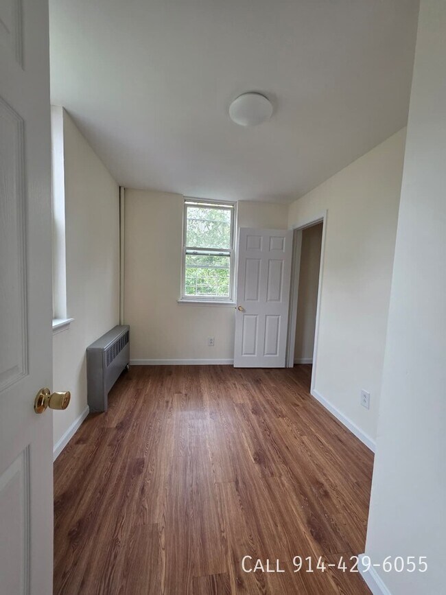 Photo - 143 School St