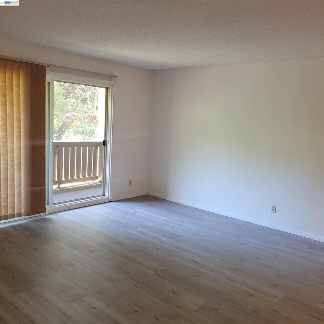 Photo - 1321 Webster St Unit D113