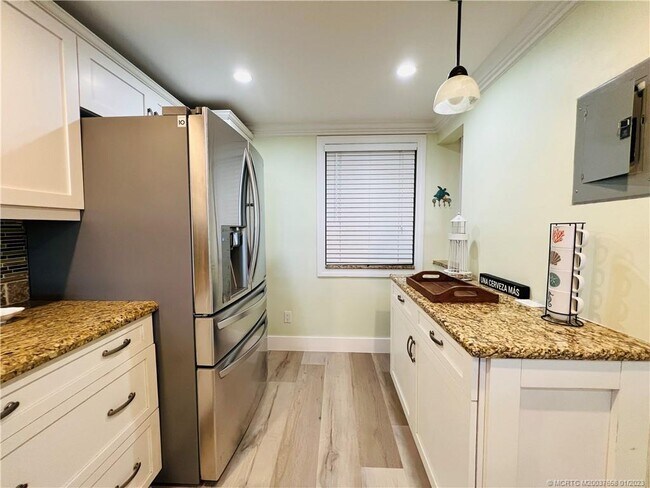 Photo - 10044 S Ocean Dr Unidad 203