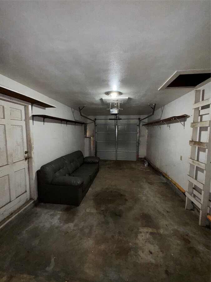 Photo - 5717 Woodrow St