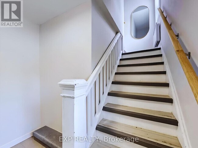 Photo - 200 Waterloo Ave
