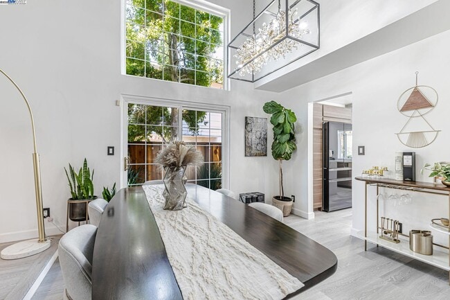 Photo - 1835 Cam Estrada