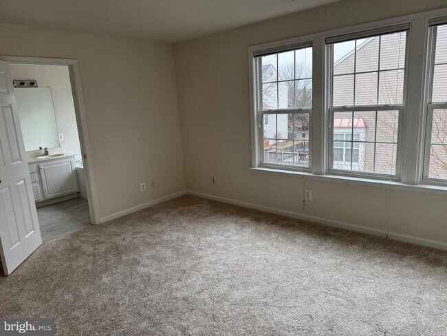 Photo - 43798 Virginia Manor Terrace