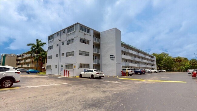 Photo - 1333 E Hallandale Beach Blvd Unit 326