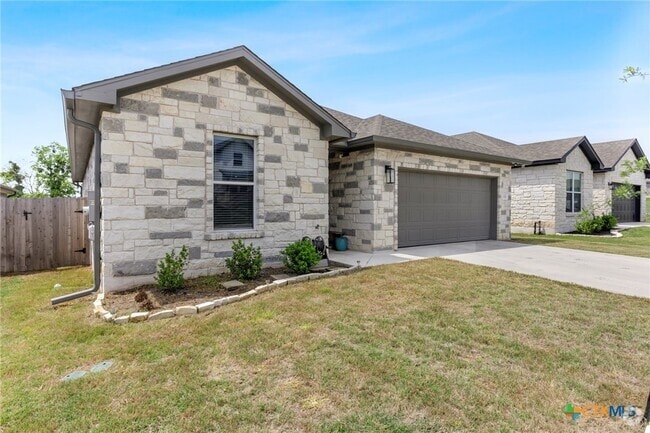 Building Photo - 2124 Blackhawk Lp Rental