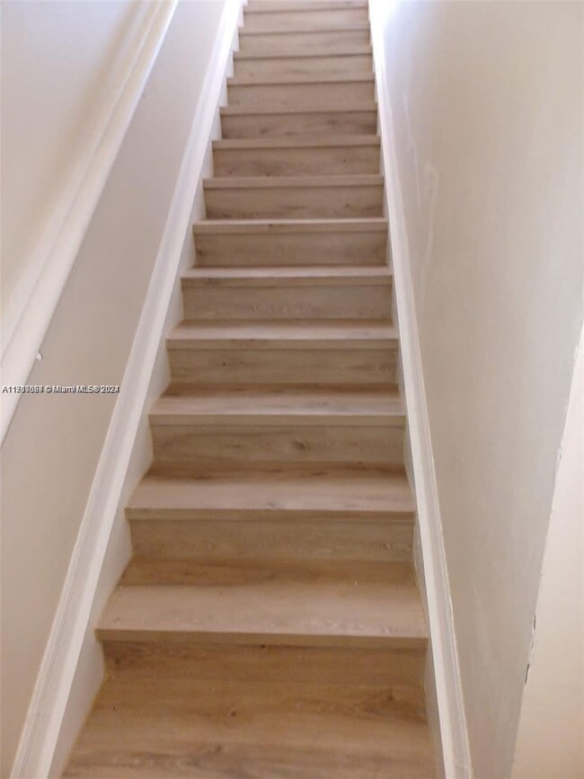 Photo - 2493 Centergate Dr Unit #204 UPDATED TOWNHOUSE