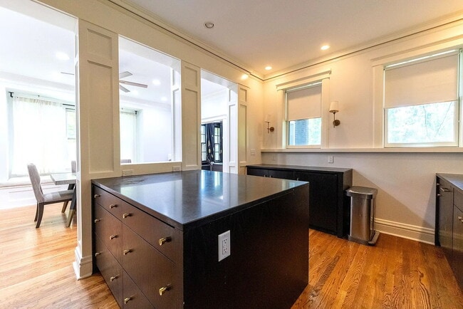 Photo - Gorgeous U-City Pershing Ave 4 bedroom/3 bath GEM - Fully Furnished with CLASS AND ELEGANCE - Mus...
