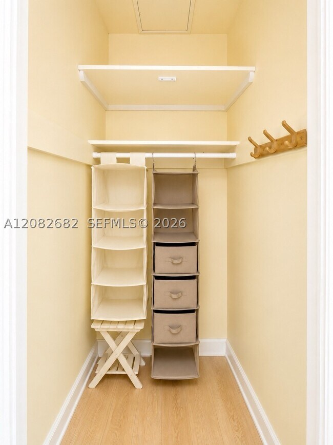 Photo - 3025 Indian Creek Dr Unit 316