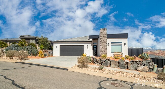 Photo - VIEWS VIEWS VIEWS!