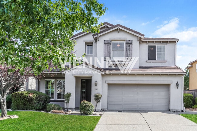 Building Photo - Beautiful 4 Bedroom Home in Great Location