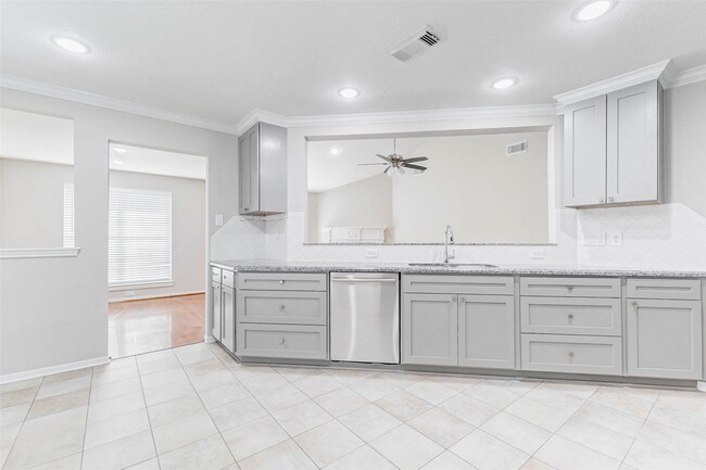 Photo - 2410 Clear Ridge Dr