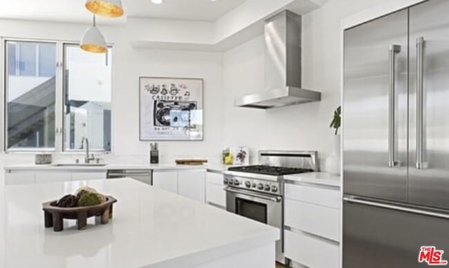 616 Croft Ave Unit 8