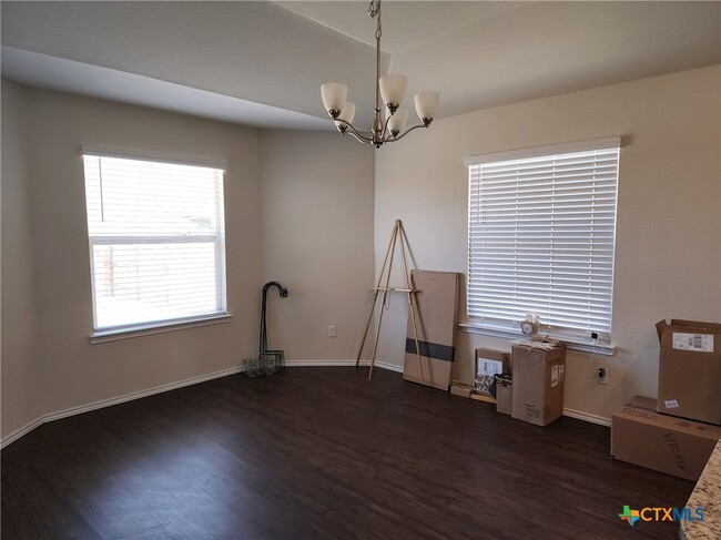 Photo - 210 Highmore Ct