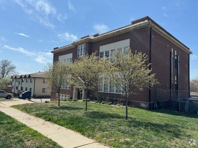Building Photo - 5402 S 77th St Unit #7 Rental