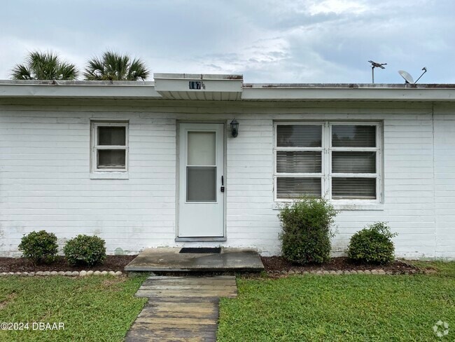 Building Photo - 117 Demotte Ave Rental